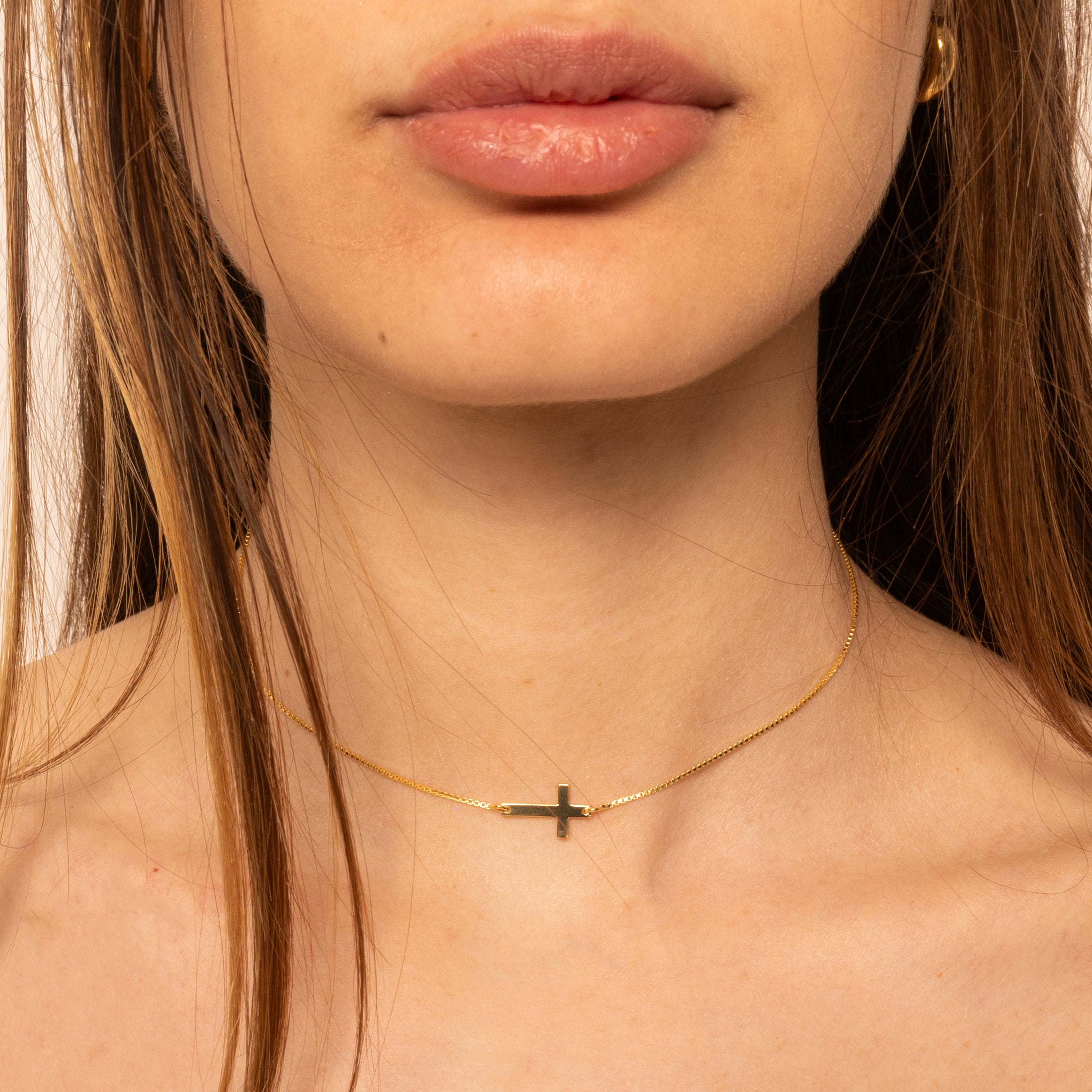 Choker with cross on the side