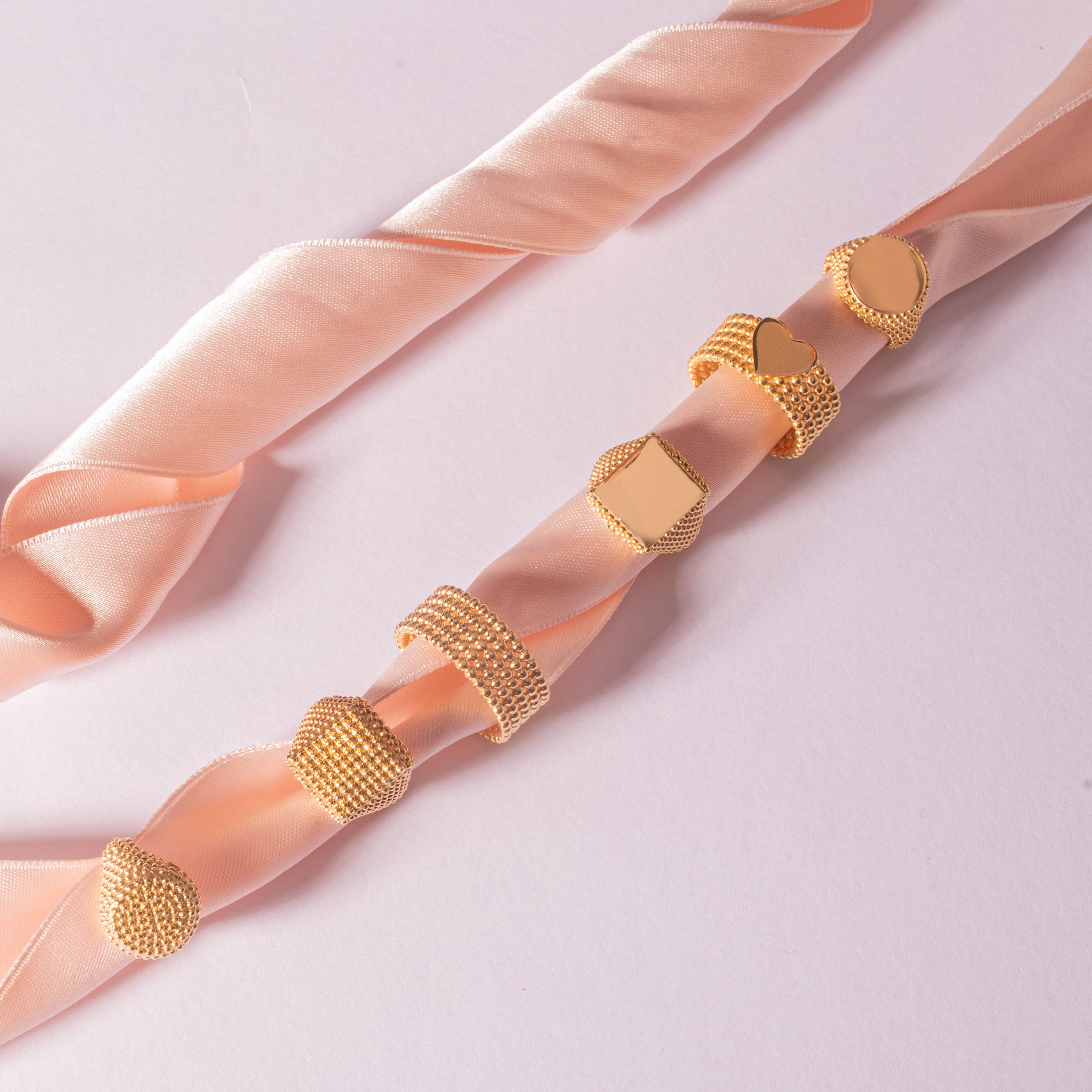 Anello fascia pomellata