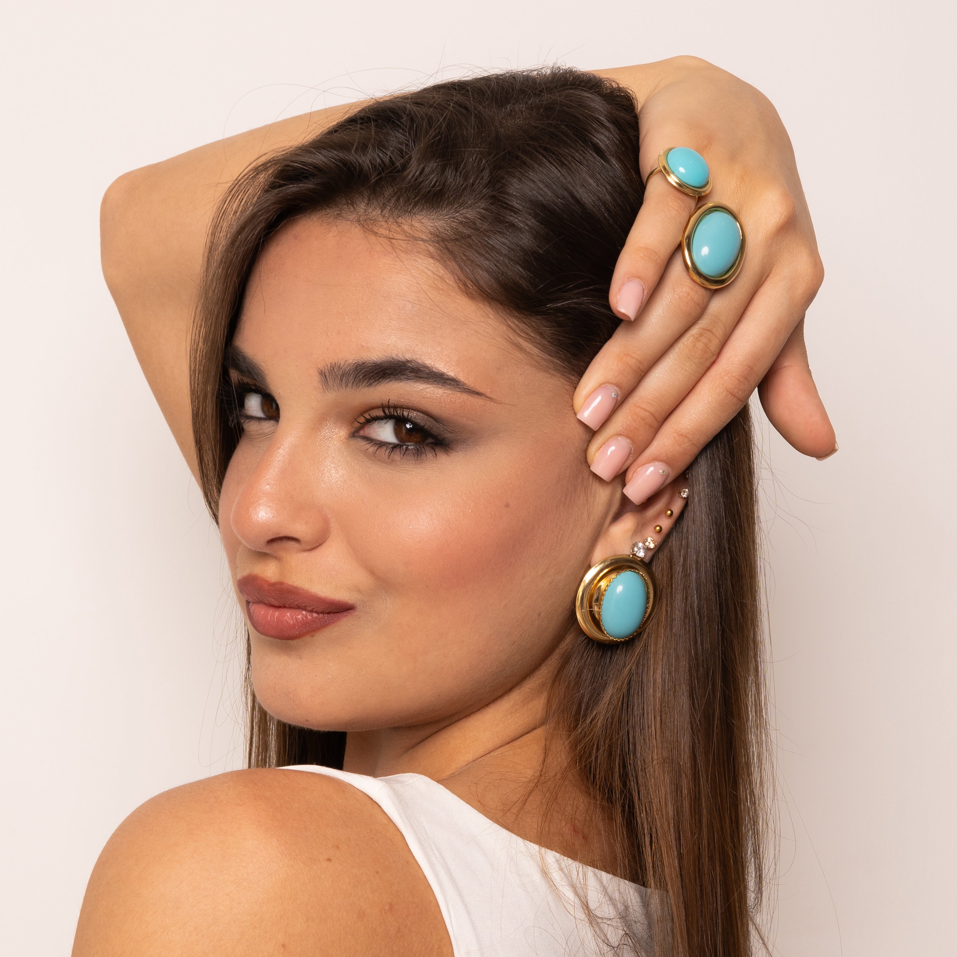 Button color earrings