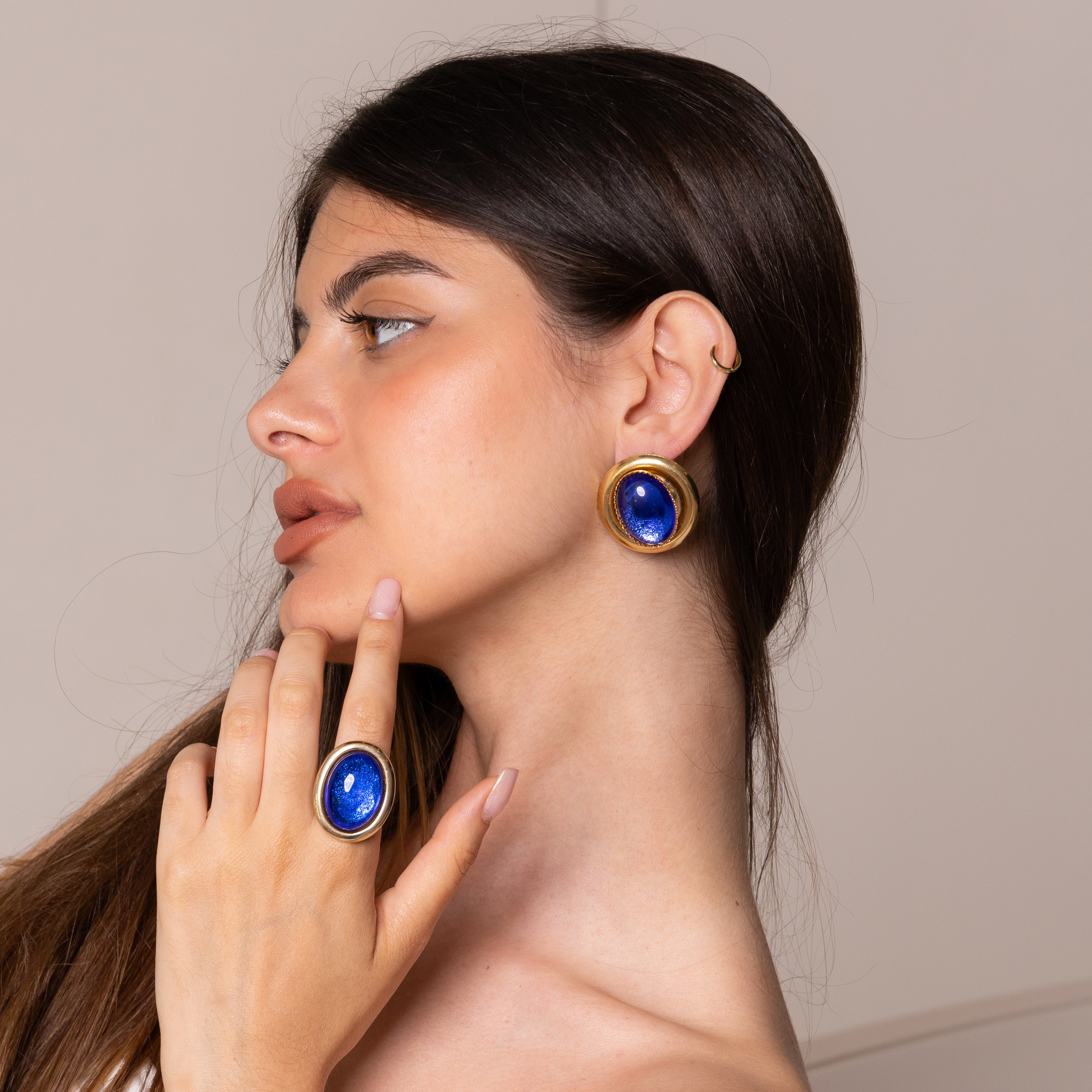 Button color earrings