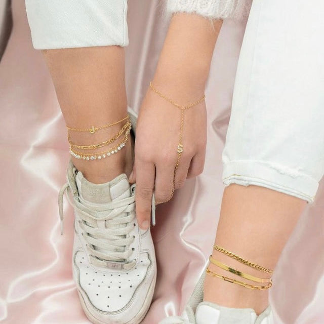 Cavigliera letter Luxury