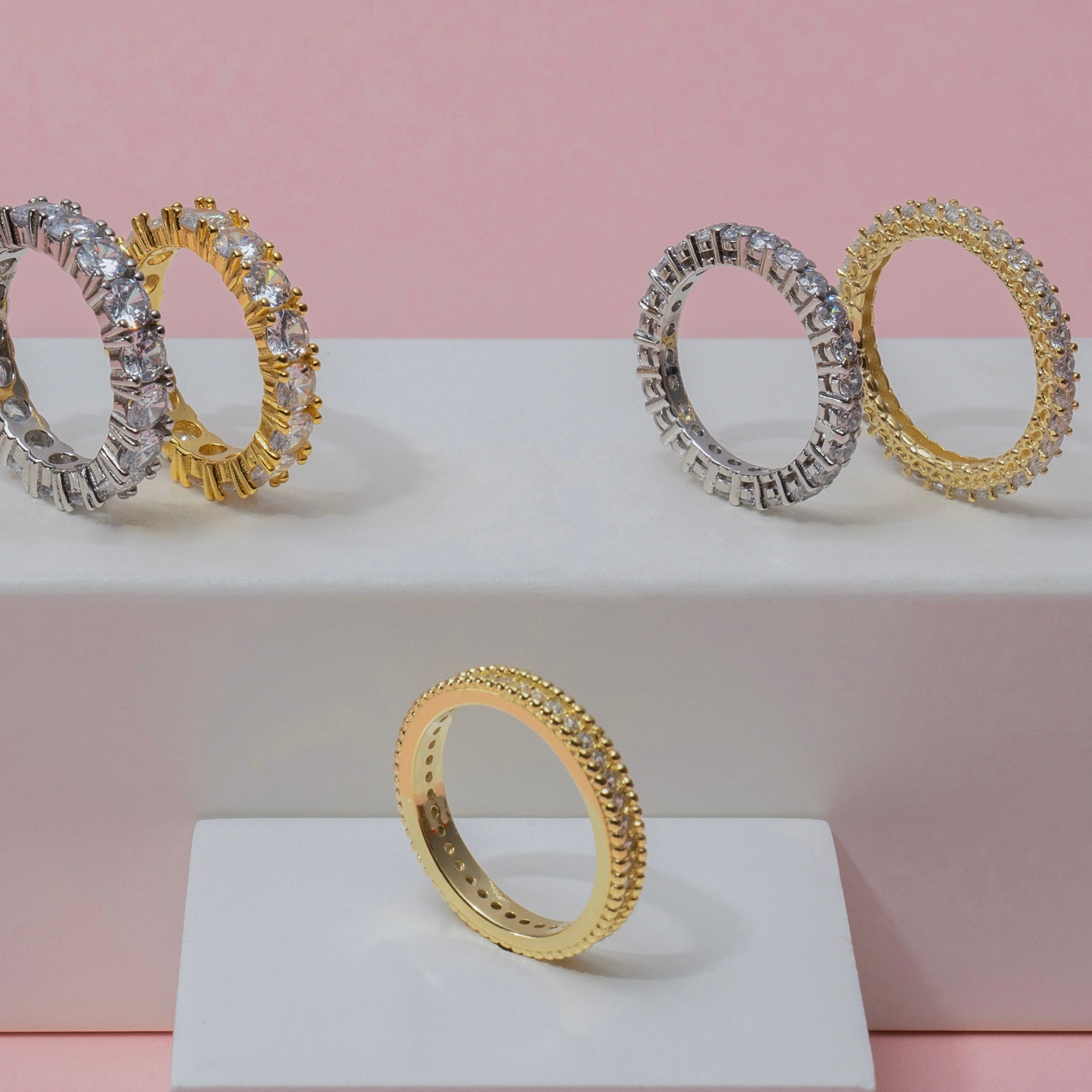 Anello eternity pomellato