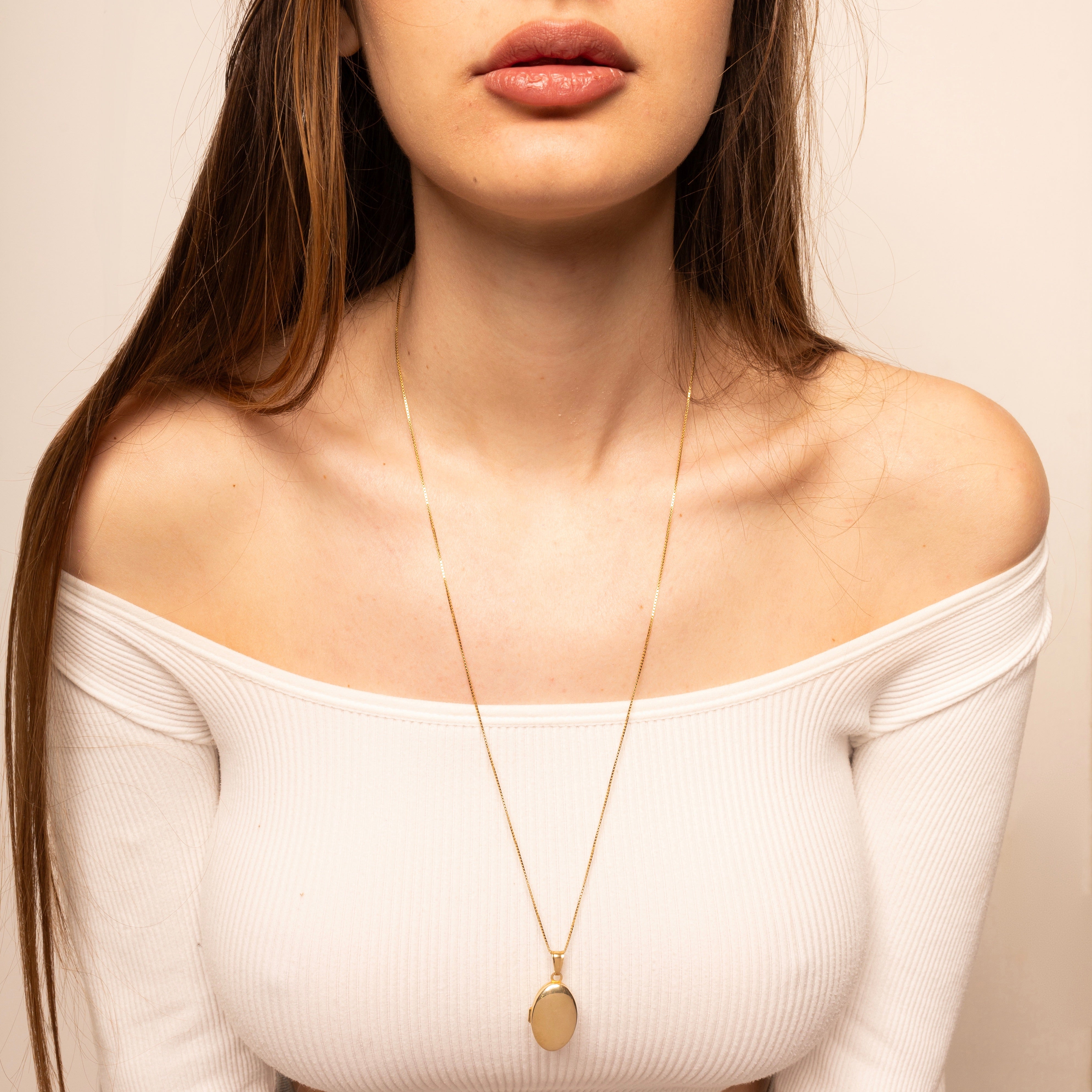 Collana oval photo