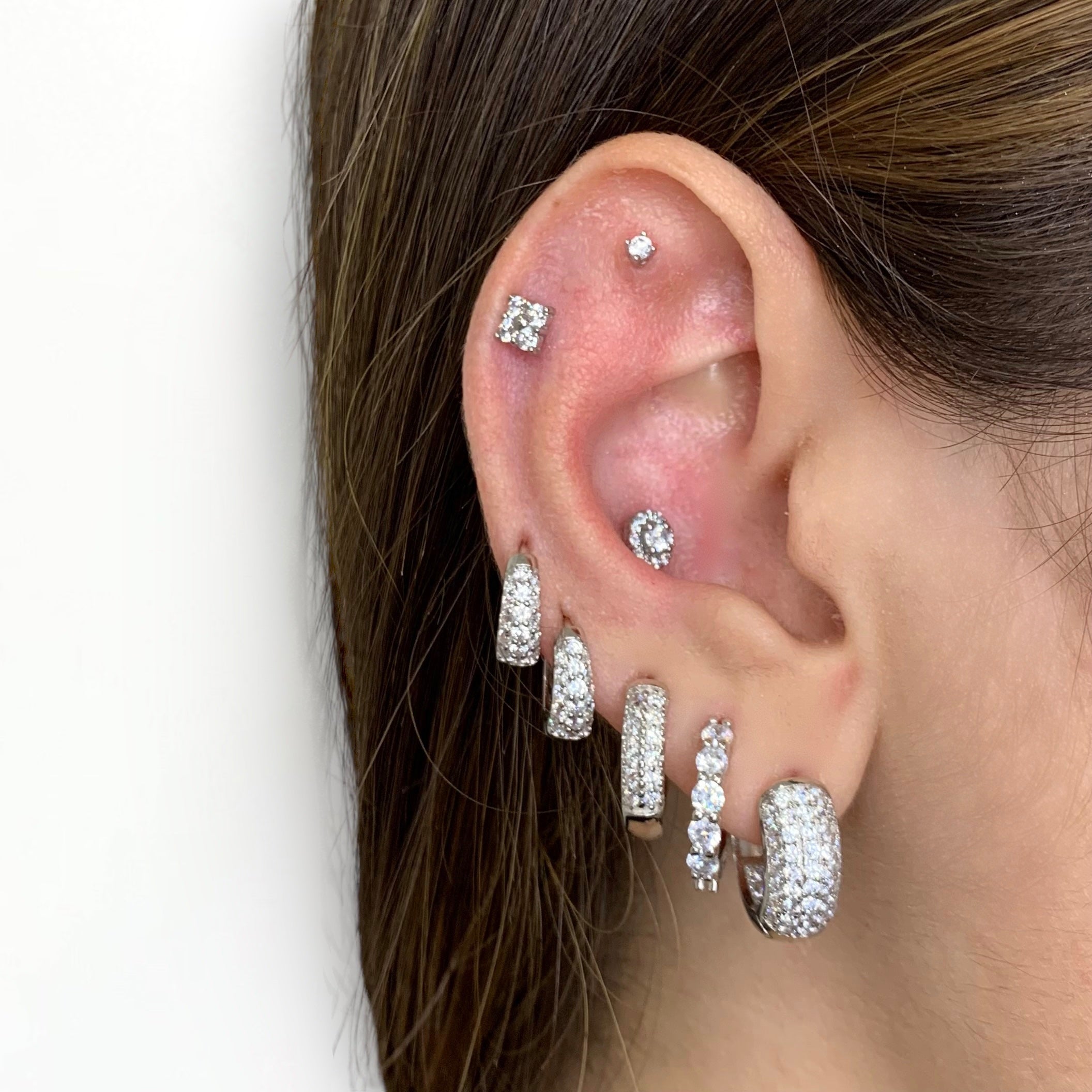 Piercing romby flowers