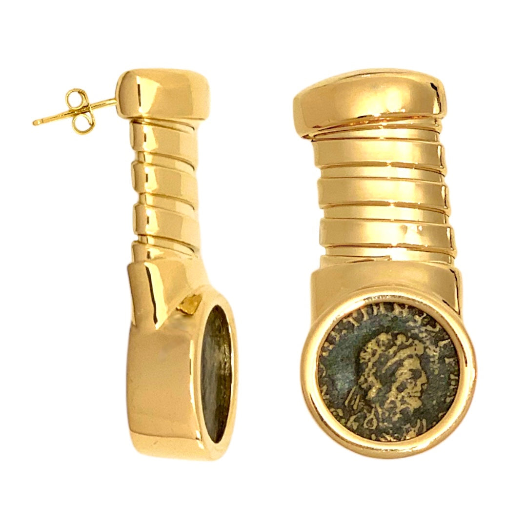 VICTORIA STRIGINI Orecchini a cerchio Medusa con moneta - Oro. Donna VICTORIA STRIGINI Orecchini a cerchio Medusa con moneta - Oro. Donna